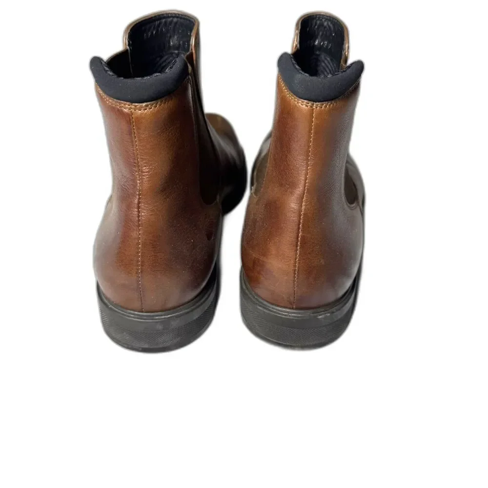 Size 10 Hugo Boss dark brown Chelsea boots (10453)